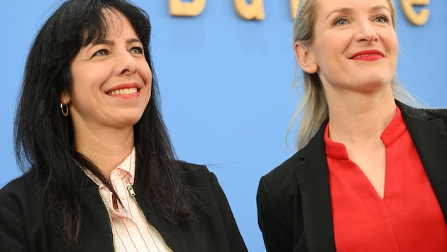 Elif Eralp (links) wird wohl Berlins nächste Bürgermeisterin, Ines Schwerdtner hat private ...