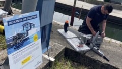 Sowohl an Land als auch zu Wasser wurden die oftmals teuren und leistungsstarken Außenborder ...