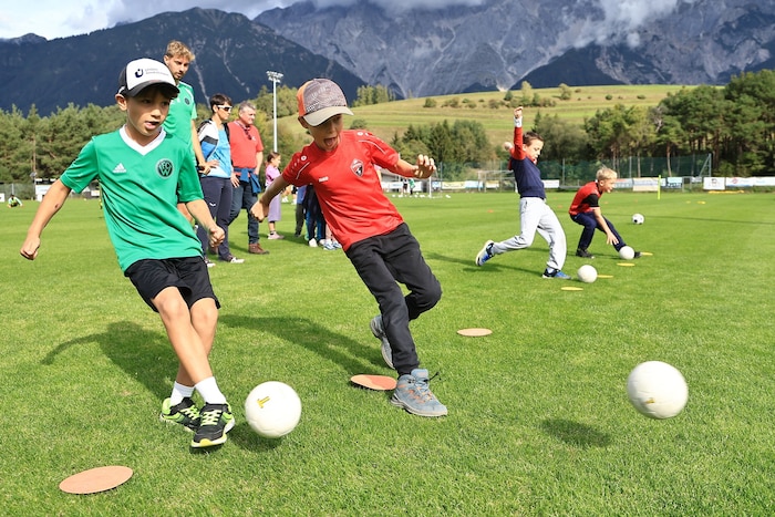Die Kinder hatten großen Spaß daran, gemeinsam mit den Profis zu lernen und zu spielen.