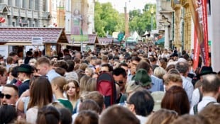 „Staugefahr“ – die Massen schoben sich wieder durch die Grazer Innenstadt.
