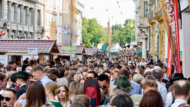 „Staugefahr“ – die Massen schoben sich wieder durch die Grazer Innenstadt.