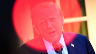 Donald Trump geht erneut gegen ihm missliebige Medien vor. Mehrere US-Sender reagieren nun mit ...