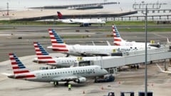Nichts geht mehr: An mehreren US-Airports mussten Flüge wegen einer technischen Störung gestoppt ...