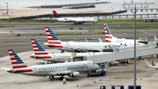 Nichts geht mehr: An mehreren US-Airports mussten Flüge wegen einer technischen Störung gestoppt ...
