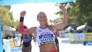Julia Mayer jubelte bei der Straßenlauf-WM in Kopenhagen im Halbmarathon  über einen ...