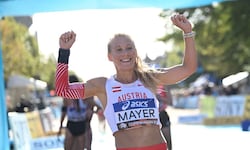 Julia Mayer jubelte bei der Straßenlauf-WM in Kopenhagen im Halbmarathon  über einen ...