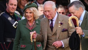 König Charles und Königin Camilla bei den diesjährigen Highland-Games in Schottland. Ex-Schwager ...