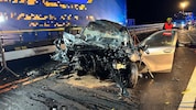 Das komplett demolierte Auto. Der Lenker hatte keine Überlebenschance.