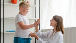 Übergewichtige Kinder sollten frühzeitig mit gezielter Therapie zur Gewichtsreduktion  ...