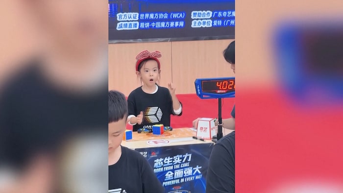 Gleich zweimal brach die junge Chinesin den Weltrekord der Frauen.