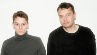 Seit dem 18. September ist das erste gemeinsame Album der Mundart-Rapper Average (li.) und Kayo ...