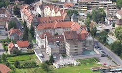 Graue Gemäuer: Der „Justizkomplex“ in Feldkirch mit Landesgericht und Justizanstalt.