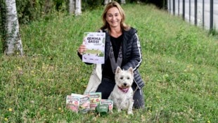 Natascha und Hündin „Nikita“ nehmen am 8. Oktober die Fährte auf.