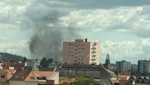 Die schwarzen Rauchwolken waren kilometerweit zu sehen.
