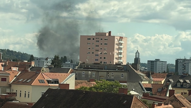 Die schwarzen Rauchwolken waren kilometerweit zu sehen.