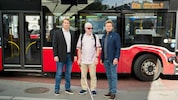 Kurt Prall zeigt den FPÖ-Abgeordneten Yves Bertassi und Roman Schmid (re.) die Probleme am ...