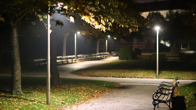 Am Abend klingen die letzten Schauer ab. Die Nacht wird vielerorts kühl und klar.