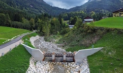 Neue Schutzbauten sind in Hintersee entstanden. Kommendes Jahr soll alles fertig sein.