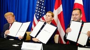 Von links: US-Präsident Donald Trump, Dänemarks Ministerpräsidentin Mette Frederiksen und ...