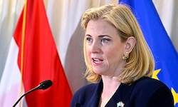 Außenministerin Beate Meinl-Reisinger sprach mit den Amtskollegen aus dem Iran und aus Pakistan ...