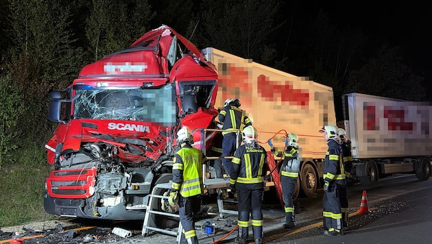 Die Fahrerkabine wurde komplett zertrümmert.