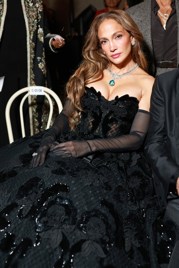Ihre opulent verzierte Robe stammte von Dolce & Gabbana.