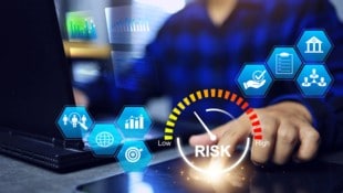 Mit jeder am Administrator vorbei installierten Anwendung und jeder vergessenen IT-Altlast ...