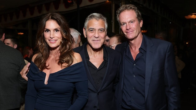 George Clooney ist seit vielen Jahren mit Cindy Crawford und Rande Gerber verheiratet. Nach dem ...