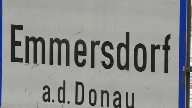 Bürgermeister und eine Geschäftsführende Gemeinderätin traten in Emmersdorf an der Donau zurück.