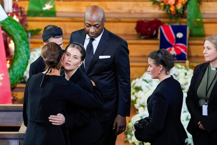 Prinzessin Märtha Louise und Durek Verrett sowie Märtha Louises Töchter Leah Isadora und Emma ...