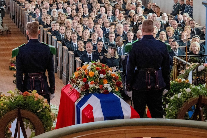 Die Königsfamilie muss nach dem Tod von König Harald Ende August nun auch von dessen Schwester ...