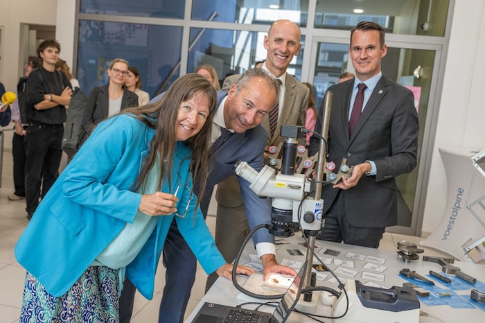 FH-Rektorin Corinna Engelhardt-Nowitzki, IV-Präsident Kurt Maier, Wissenschaftslandesrat ...