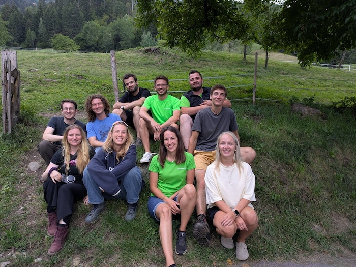 Ein engagiertes junges Team hatte sichtlich gute Laune am Filmset.