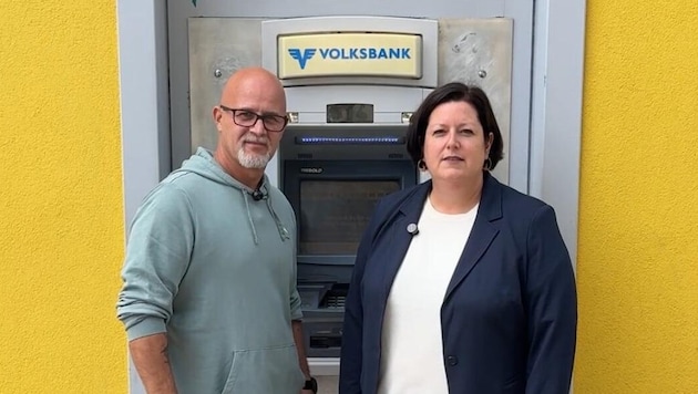 Bürgermeisterin Sabrina Divoky und Ortsvorsteher Josef Riesner setzen sich für eine ...