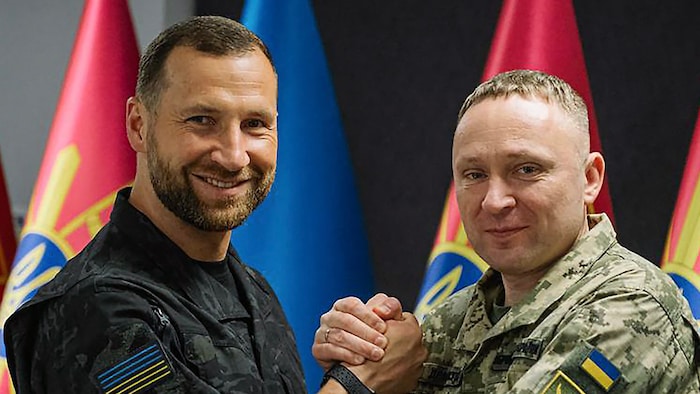 Von links: Verteidigungsminister Yevgeniy Khmara und Armee-Oberbefehlshaber Mychajlo Drapatyj,