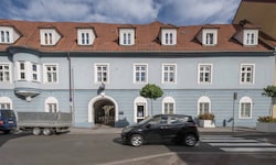Von außen wirkt das Gebäude passabel – doch innen zeigen sich massive Missstände!