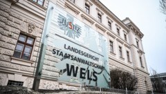 Der 30-Jährige wurde nach Rücksprache mit der Staatsanwaltschaft Wels in die Justizanstalt Wels ...