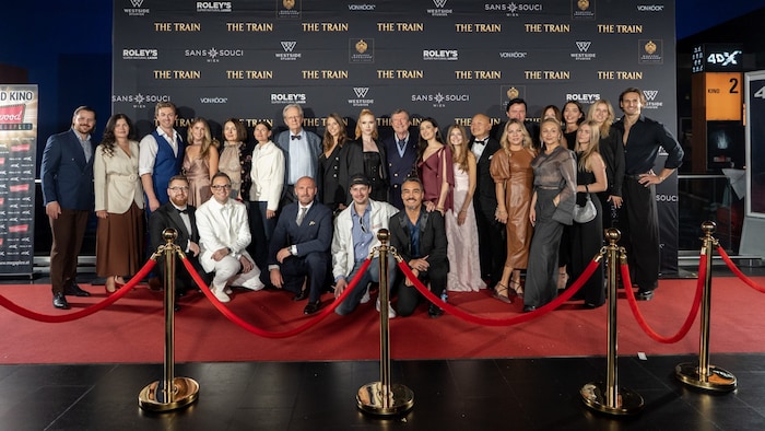„The Train“-Darsteller am Red Carpet