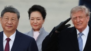 Von links: Chinas Staatschef Xi Jinping, Ehefrau Peng Liyuan und US-Präsident Donald Trump