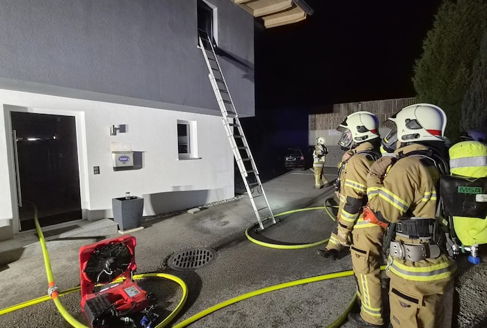 Die Feuerwehr brachte den Brand rasch unter Kontrolle.