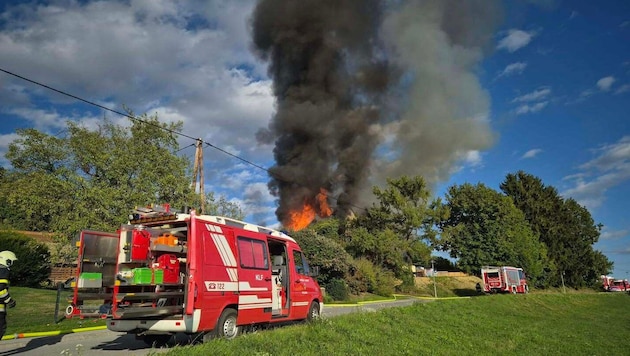 Großeinsatz am Mittwochabend im steirischen Hirsndorf, die Arbeiten dauern noch an.