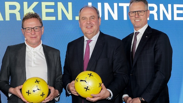 Stefan Sandberger (re.) mit dem ÖFB-Aufsichtsratsvorsitzenden Josef Pröll (M.) und Teamchef Ralf ...