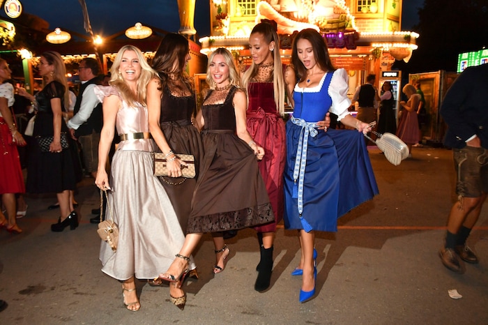 Jennifer Knäble, Sylwia Klose, Kinga Mathe, Alessandra Meyer-Wölden und Carina Zavline beim ...