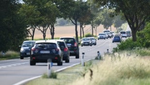 P. Huber Die Lust am Autofahren kann einem angesichts der hohen Spritpreise vergehen. Stefan Vögel tritt ...