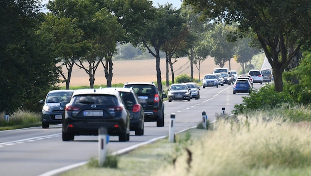 Die Lust am Autofahren kann einem angesichts der hohen Spritpreise vergehen. Stefan Vögel tritt ...