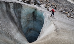 Eine „Gletschermühle“ am Gepatschferner, Gletscher in den Ötztaler Alpen