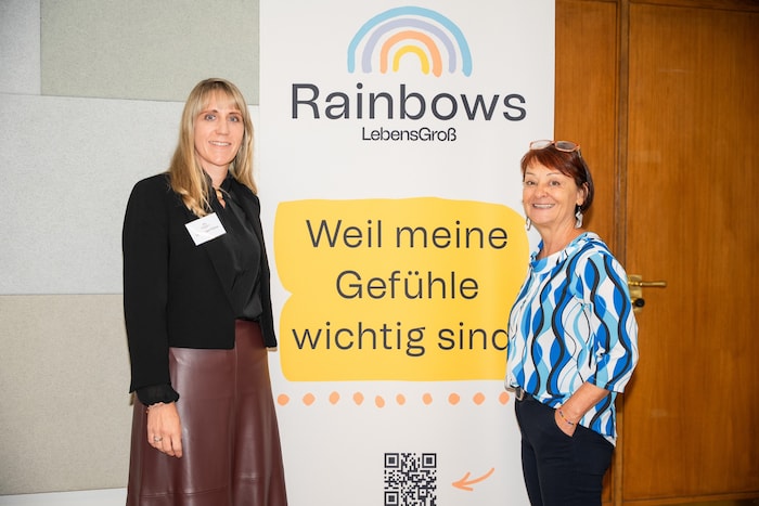 Dagmar Bojdunyak- Rack (re.) und Sarah Eggert-Rainer beim Festakt zum 35-Jahre-Jubiläum von ...