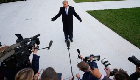 Hohe Spritpreise in den USA setzen Trump vor den Zwischenwahlen unter Druck.