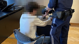 Der Angeklagte gelobte vor Gericht Besserung: Er werde sein Leben ändern und wieder bei Mama ...