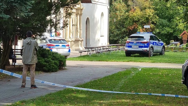In Polen ist ein Mann bei einer Messerattacke in einem Kloster ums Leben gekommen. Vier weitere ...